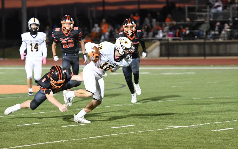 COLTON BRENDEL (12) caught a touchdown pass and caused a turnover against the Dutchmen. Photo by Extra Innings Photography. Article Image Alt Text
