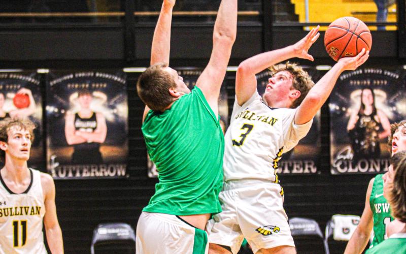 PEYTON MALADY (3) had a team-high 22 points and six three-pointers against the Shamrocks. Photo by Wyatt Hardy. Article Image Alt Text