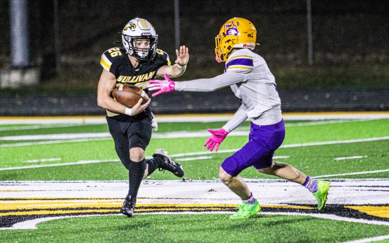 MARK JENNINGS (26) led the Eagles in rushing against Affton. Photo by Wyatt Hardy Article Image Alt Text