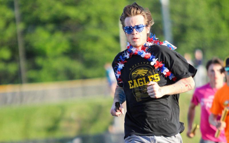 JAYSON SUMMERS. Photo by Wyatt Hardy @ 5/9 Intrasquad Meet Article Image Alt Text
